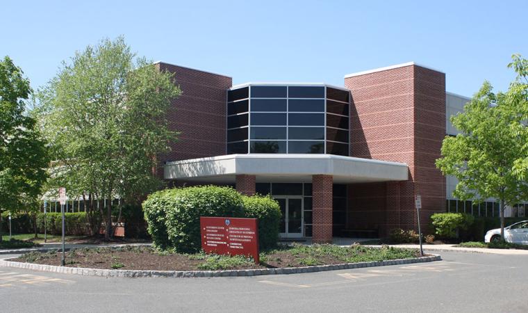 Photo of main entrance of the Wescott Medical Arts Building